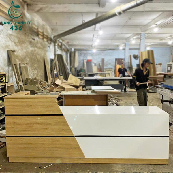 thanh ly quay le tan 2m4x1m thiet ke sang trong 8