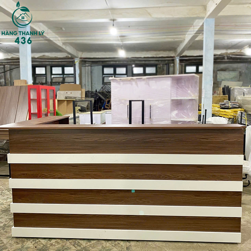 Thanh Lý Quầy Lễ Tân Gỗ Góc L 2M3x1M15 Đóng Mới 99% thanh-ly-quay-le-tan-go-goc-l-2m3x1m15-dong-moi-99-5 Thanh Lý Quầy Lễ Tân Gỗ Góc L 2M3x1M15 Đóng Mới 99%