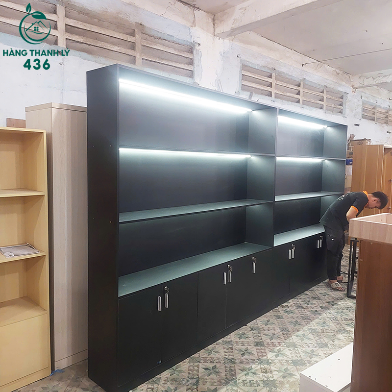Thanh Lý Tủ Trưng Bày 2Mx2M2 Màu Đen Có Gắn LED Mới 99% thanh-ly-tu-trung-bay-2mx2m2-mau-den-co-gan-led-moi-99-5 Thanh Lý Tủ Trưng Bày 2Mx2M2 Màu Đen Có Gắn LED Mới 99%