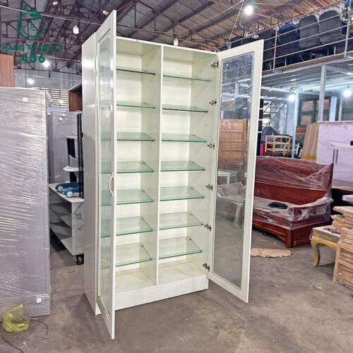 tu kinh trung bay cu co nhieu ngan 1