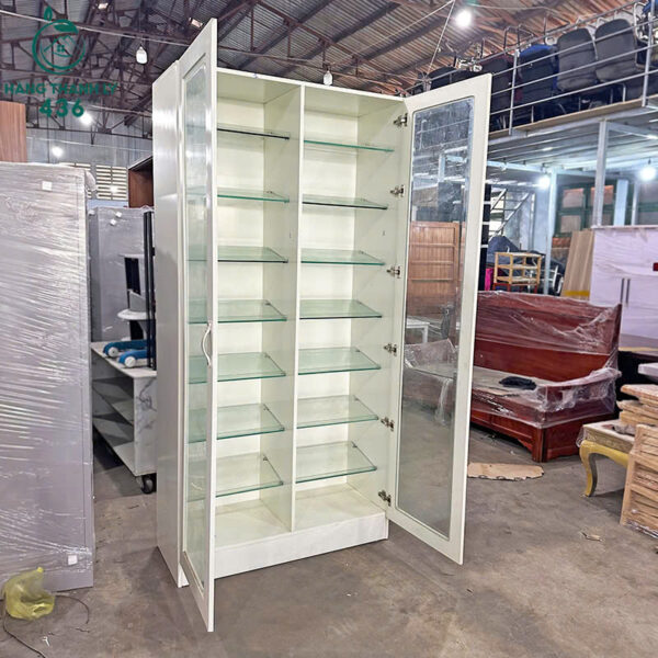 tu kinh trung bay cu co nhieu ngan 1