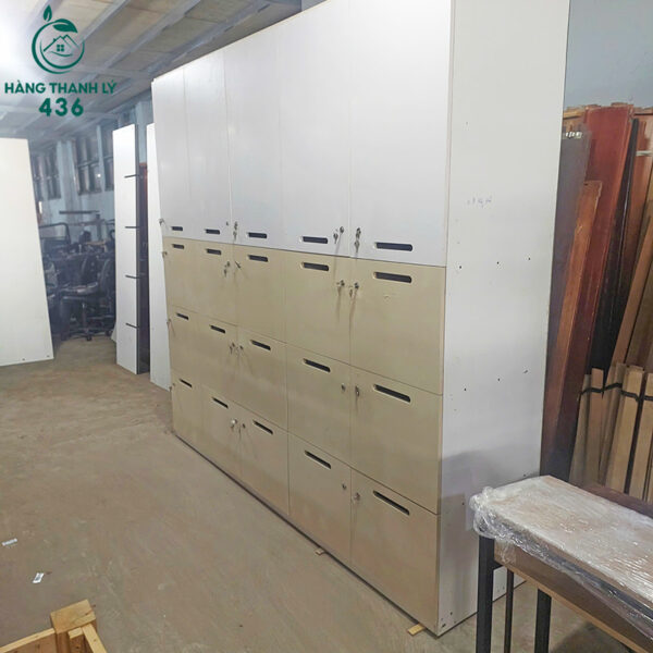tu locker cu 2m35x2m25 thiet ke nhieu o kin rong rai 1
