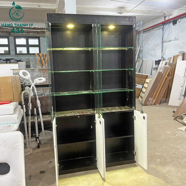 tu trung bay cu 1m2x2m mau den phoi trang kem hoa tiet 3