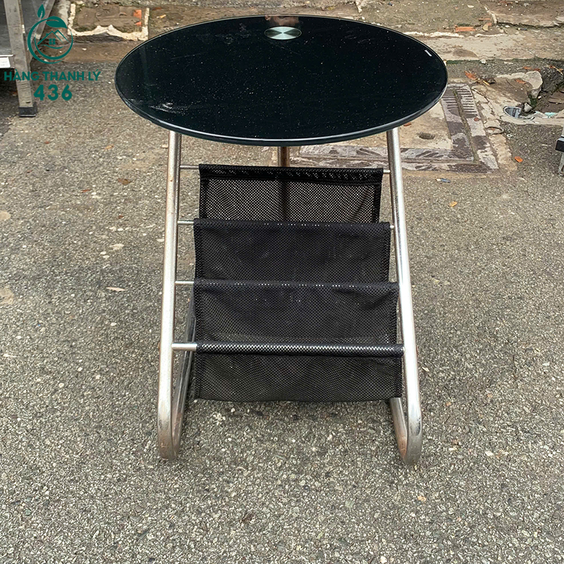 Bàn Cafe Cũ Mặt Kính Đen Đường Kính 48cm Chân Inox ban-cafe-cu-mat-kinh-den-duong-kinh-48cm-chan-inox-2 Bàn Cafe Cũ Mặt Kính Đen Đường Kính 48cm Chân Inox
