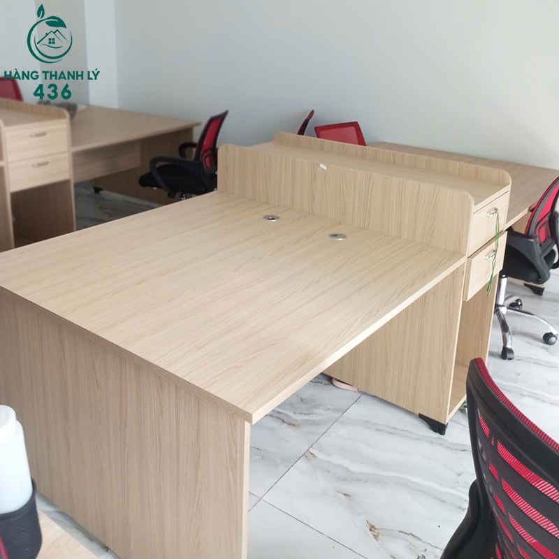 ban-cu-van-phong-4-cho-ngoi-kem-hoc-tu-go-4 Bàn Cũ Văn Phòng 4 Chỗ Ngồi Kèm Hộc Tủ Gỗ