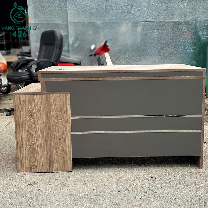 Bàn Giám Đốc Cũ 1M38X75CM Thiết Kế Hiện Đại Kích Thước Lớn ban-giam-doc-cu-1m38x75cm-thiet-ke-hien-dai-kich-thuoc-lon-2 Bàn Giám Đốc Cũ 1M38X75CM Thiết Kế Hiện Đại Kích Thước Lớn