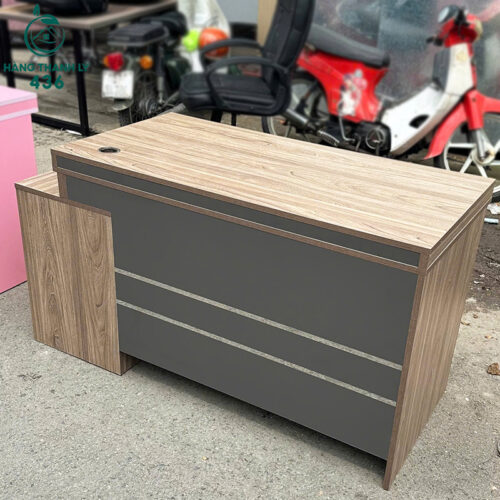 Bàn Giám Đốc Cũ 1M38X75CM Thiết Kế Hiện Đại Kích Thước Lớn 2 ban giam doc cu 1m38x75cm thiet ke hien dai kich thuoc lon 3