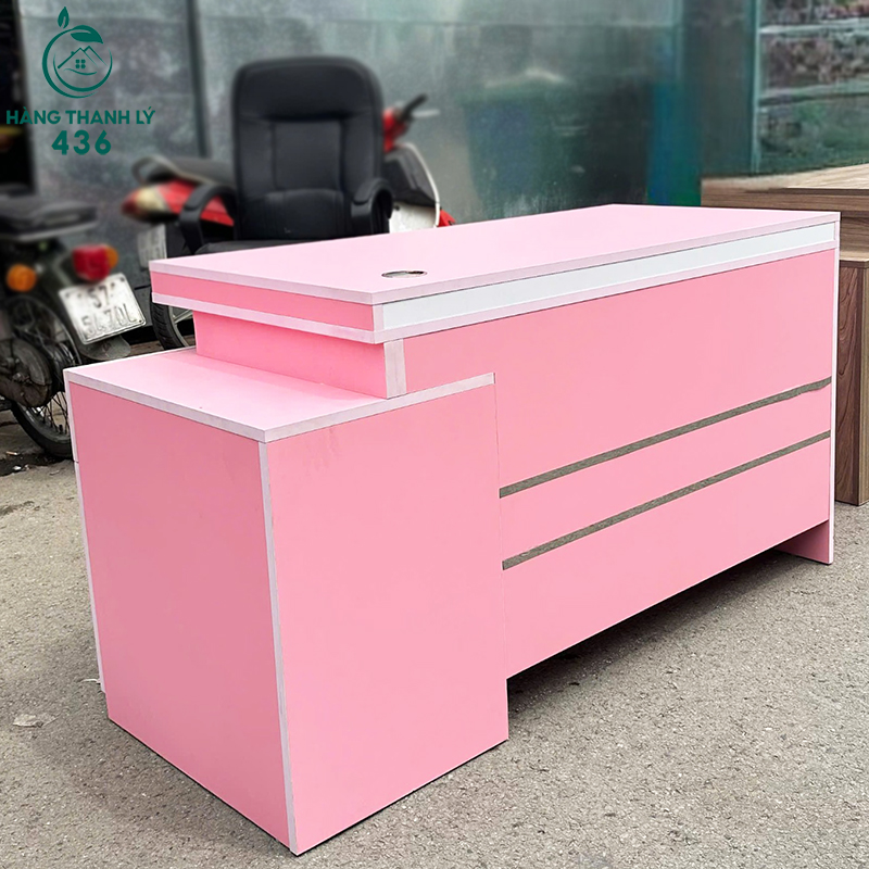 Bàn Giám Đốc Màu Hồng Cũ 1M38X75CM Kèm Hộc Tủ 2 Ngăn ban-giam-doc-mau-hong-cu-1m38x75cm-kem-hoc-tu-2-ngan-1 Bàn Giám Đốc Màu Hồng Cũ 1M38X75CM Kèm Hộc Tủ 2 Ngăn