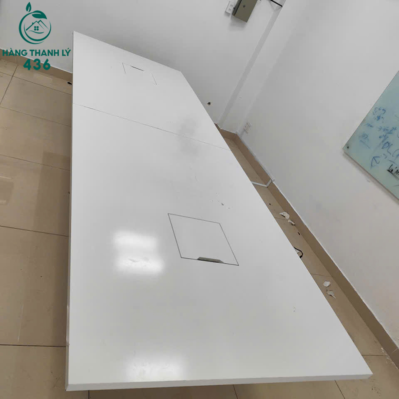 Bàn Họp Cũ Màu Trắng Sáng Dài 3M6X1M2 Sang Trọng ban-hop-cu-mau-trang-sang-dai-3m6x1m2-sang-trong-1 Bàn Họp Cũ Màu Trắng Sáng Dài 3M6X1M2 Sang Trọng