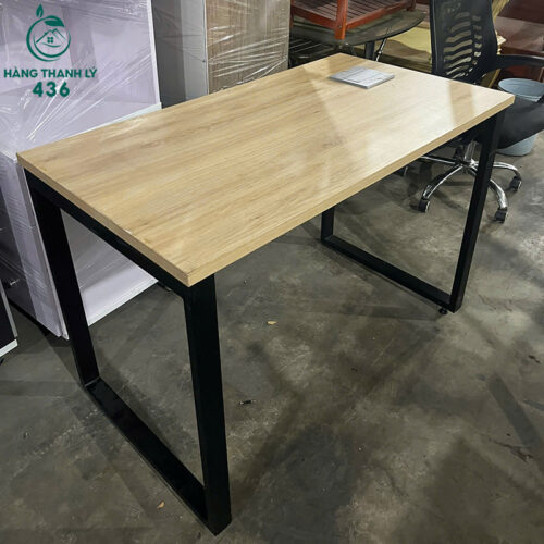 ban lam viec cu 1m1x75cm phu hop khong gian nho 2