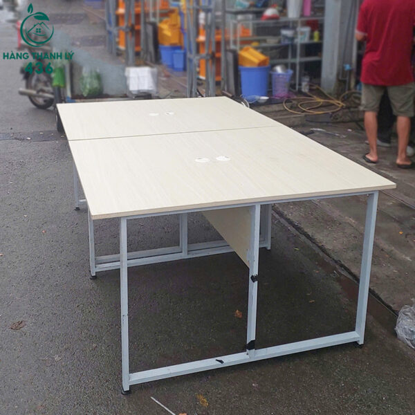 ban lam viec cu 1m2x1m chan sat mau trang rong rai 1 1