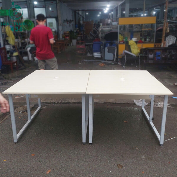 ban lam viec cu 1m2x1m chan sat mau trang rong rai 2 1