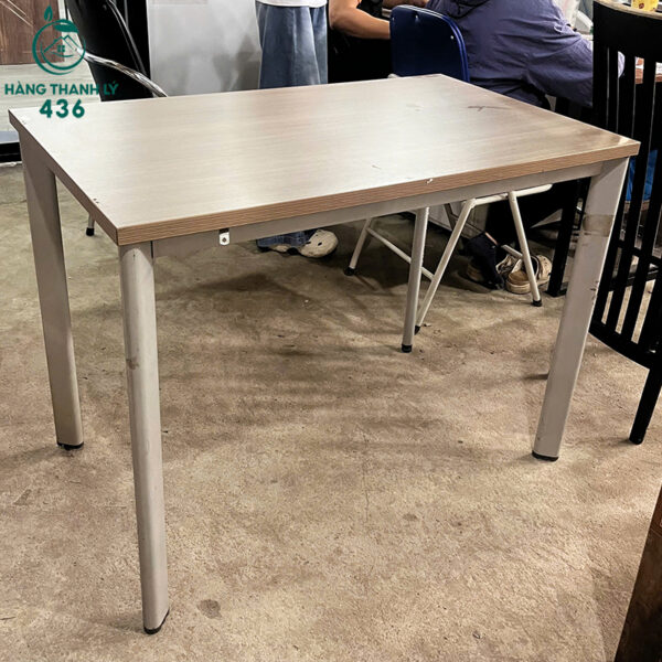 ban-lam-viec-cu-chan-sat-mat-go-de-dang-lap-rap (1) ban lam viec cu chan sat mat go de dang lap rap 1