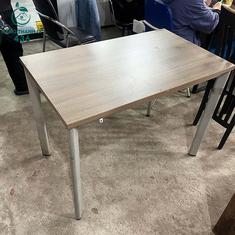 Bàn Làm Việc Cũ Chân Sắt Mặt Gỗ Dễ Dàng Lắp Ráp ban-lam-viec-cu-chan-sat-mat-go-de-dang-lap-rap-3 Bàn Làm Việc Cũ Chân Sắt Mặt Gỗ Dễ Dàng Lắp Ráp