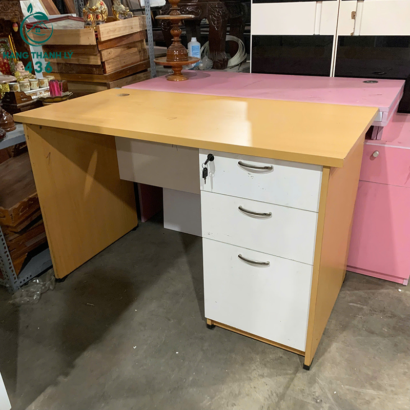 Bàn Làm Việc Cũ Có Hộc Tủ 1M2X60CM Hai Ngăn Kéo Khóa Tiện Lợi ban-lam-viec-cu-co-hoc-tu-1m2x60cm-hai-ngan-keo-khoa-tien-loi-2 Bàn Làm Việc Cũ Có Hộc Tủ 1M2X60CM Hai Ngăn Kéo Khóa Tiện Lợi
