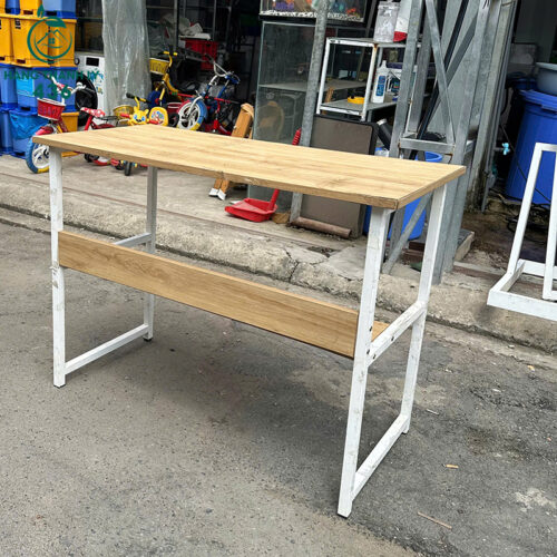 Bàn Làm Việc Cũ Có Khung Sắt Màu Trắng Chắc Chắn 5 ban lam viec cu co khung sat mau trang chac chan 2