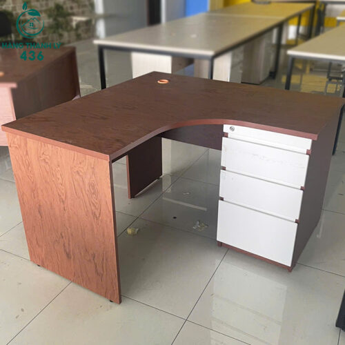 ban lam viec cu hoc keo 3 ngan mau trang tien loi 2