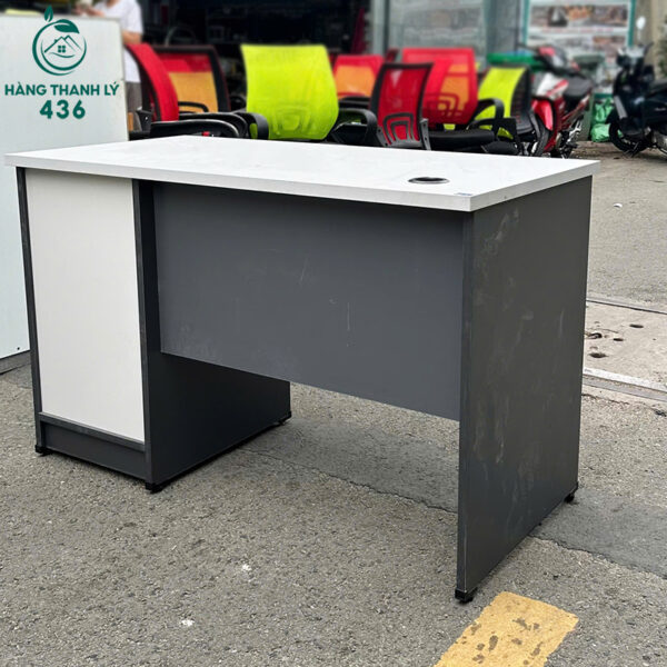 ban-lam-viec-cu-mat-trang-phoi-den-thiet-ke-mau-sac-sang-trong (2) ban lam viec cu mat trang phoi den thiet ke mau sac sang trong 2