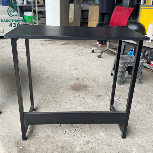 ban lam viec cu mau den chan sat lap rap chac chan nhieu mau 2