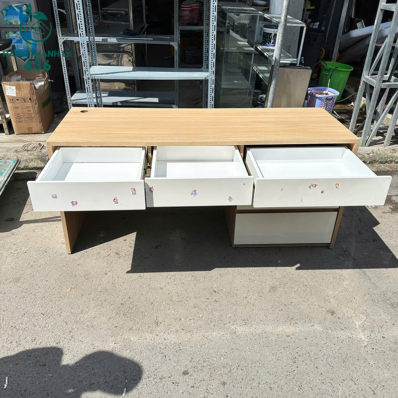 ban-lam-viec-van-phong-co-ngan-keo-rong-rai-1 Bàn Làm Việc Cũ 1M6x60CM Có Ngăn Kéo Rộng Rãi