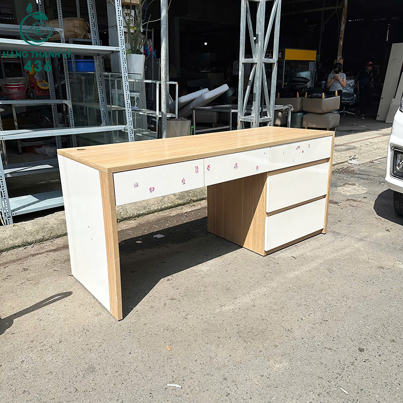 ban-lam-viec-van-phong-co-ngan-keo-rong-rai-3 Bàn Làm Việc Cũ 1M6x60CM Có Ngăn Kéo Rộng Rãi