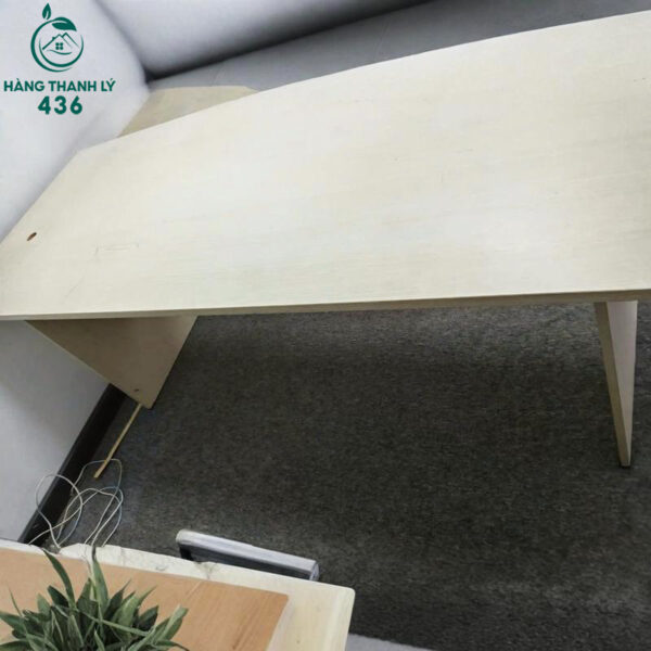 ban lam viec van phong cu 1m6 mat go van sang mau kem 1