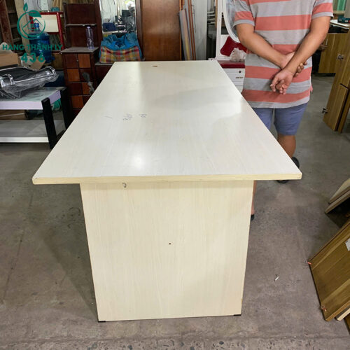 Bàn Làm Việc Văn Phòng Cũ 1M9X80CM Mặt Gỗ Vân Sáng Màu Kem 4 ban lam viec van phong cu 1m9x80cm mat go van sang mau kem 2
