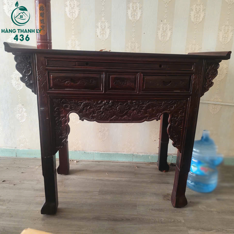 Bàn Thờ Cũ Gỗ Đỏ Đậm Phong Thủy Đẹp Kích Thước Vừa ban-tho-cu-go-do-dam-phong-thuy-dep-kich-thuoc-vua-2 Bàn Thờ Cũ Gỗ Đỏ Đậm Phong Thủy Đẹp Kích Thước Vừa
