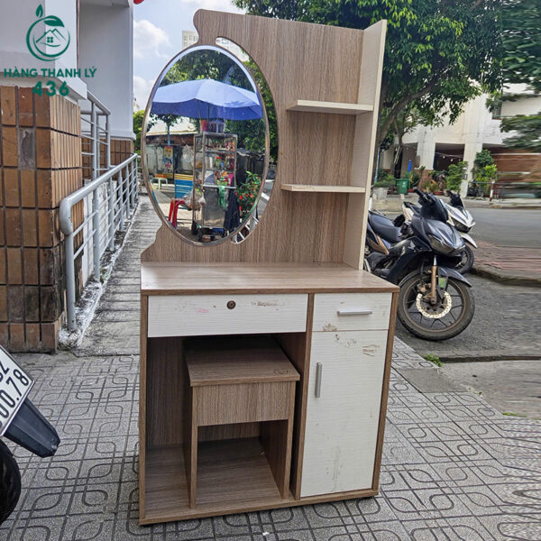 ban trang diem cu 2 hoc keo rong rai va 1 canh mo 1