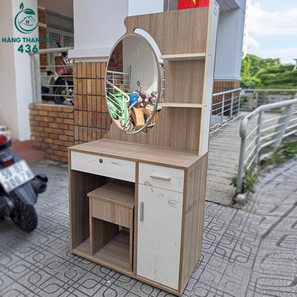 ban trang diem cu 2 hoc keo rong rai va 1 canh mo 2