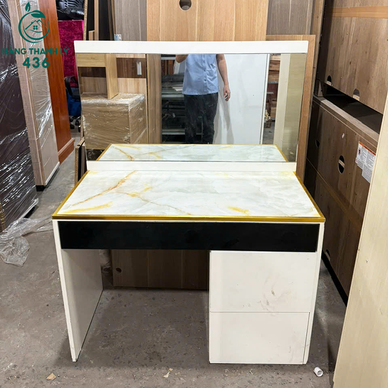 ban-trang-diem-cu-an-toan-tich-hop-hoc-keo-dung-do-2 Bàn Trang Điểm Cũ An Toàn Tích Hợp Hộc Kéo Đựng Đồ