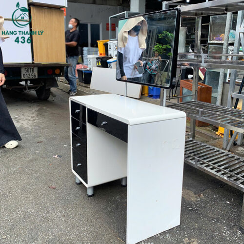 Bàn Trang Điểm Cũ Có Gương Màu Trắng Đen Sang Trọng 5 ban trang diem cu co guong mau trang den sang trong 1