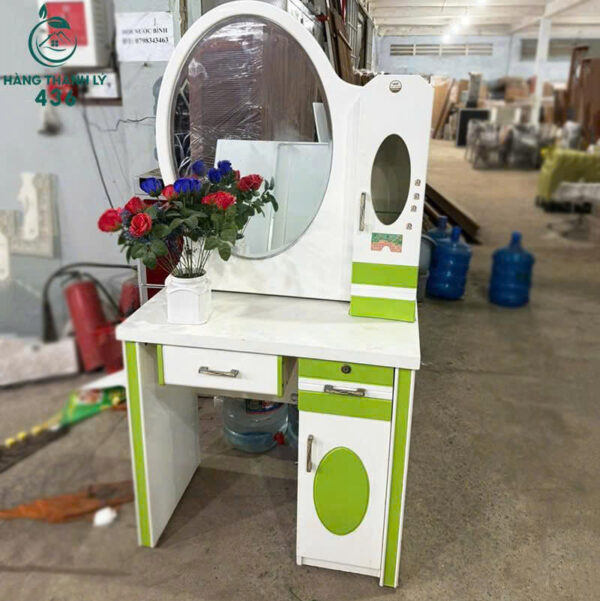 ban trang diem cu mau xanh phoi trang tich hop nhieu ngan 1