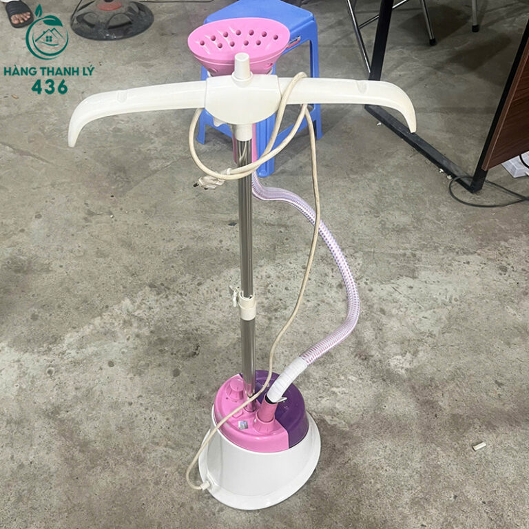 ban ui hoi nuoc cu dang dung mau hong trang noi bat 1