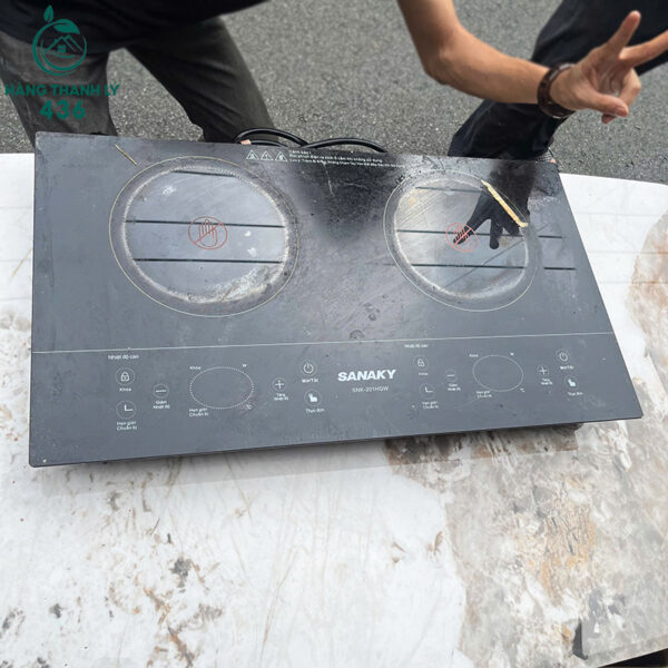 bep-dien-cu-doi-sanaky-mat-kinh-den-chiu-nhiet-cao-de-ve-sinh (2) bep dien cu doi sanaky mat kinh den chiu nhiet cao de ve sinh 2