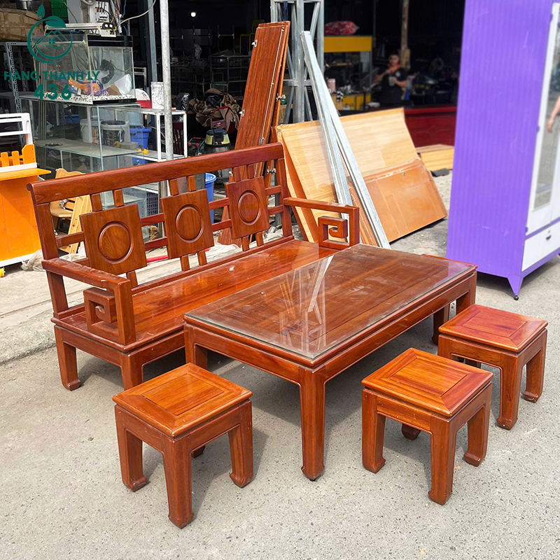 bo-ban-ghe-go-cu-phong-khach-co-hoa-tiet-dep-1 Bộ Bàn Ghế Gỗ Cũ Phòng Khách Gồm 4 Ghế Vuông Hoạ Tiết Đẹp