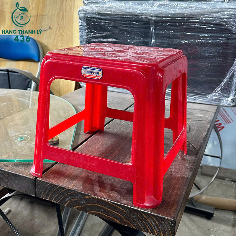 Ghế Đẩu Vuông Cũ Màu Đỏ Nhựa Duy Tân Bền Chắc ghe-dau-vuong-cu-mau-do-nhua-duy-tan-ben-chac-1 Ghế Đẩu Vuông Cũ Màu Đỏ Nhựa Duy Tân Bền Chắc
