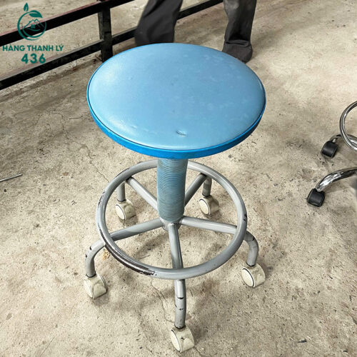 Thanh lý giường gội đầu cũ hàng đẹp 95% ghe-don-cu-xoay-tron-co-banh-xe-chan-kim-loai-nhieu-mau-2-500x500 Thanh lý giường gội đầu cũ hàng đẹp 95%