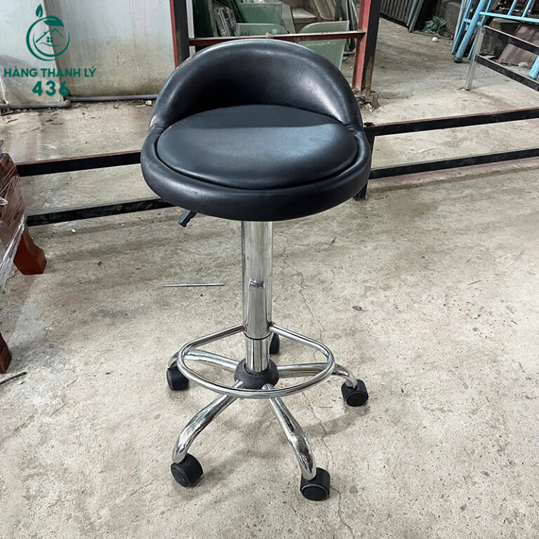 ghe don spa cu co tua lung nho chan banh xe de dang di chuyen 1