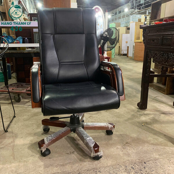 ghe-giam-doc-cu-lung-cao-da-den-tay-go-sang-trong-hang-dep (3) ghe giam doc cu lung cao da den tay go sang trong hang dep 3