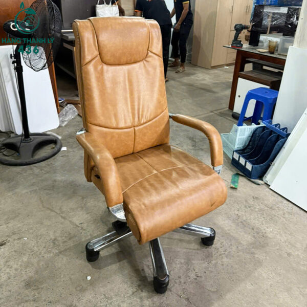 ghe giam doc cu lung cao da mau nau sang trong dem day em ai 2