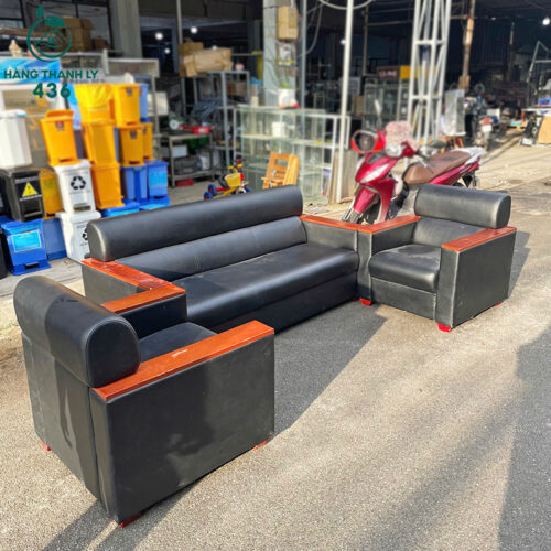 ghe sofa cu boc da mau den tay go do sang trong 1