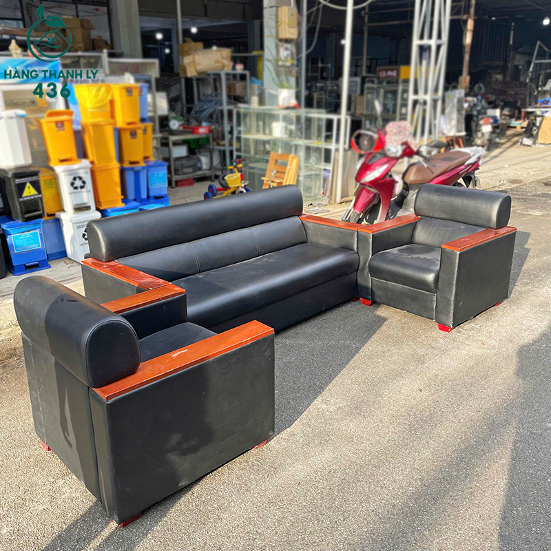 ghe-sofa-cu-boc-da-mau-den-tay-go-do-sang-trong-1 Ghế Sofa Cũ Bọc Da Màu Đen Tay Gỗ Đỏ Sang Trọng