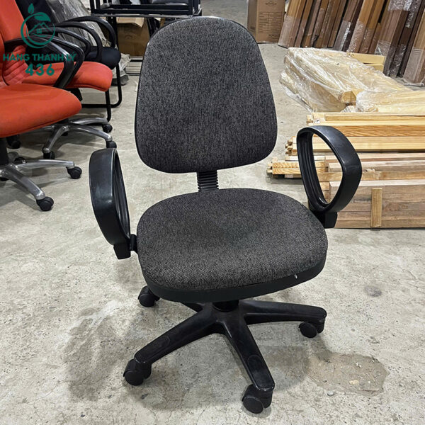 ghe xoay van phong cu mau xam den gia re 1