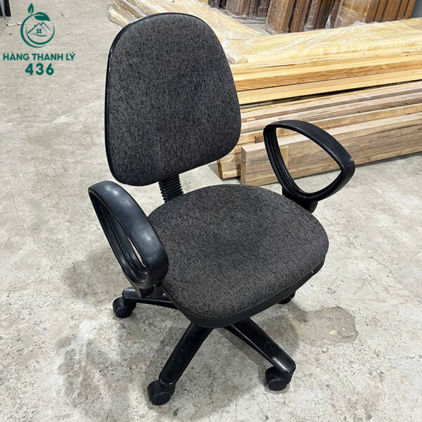 ghe xoay van phong cu mau xam den gia re 2