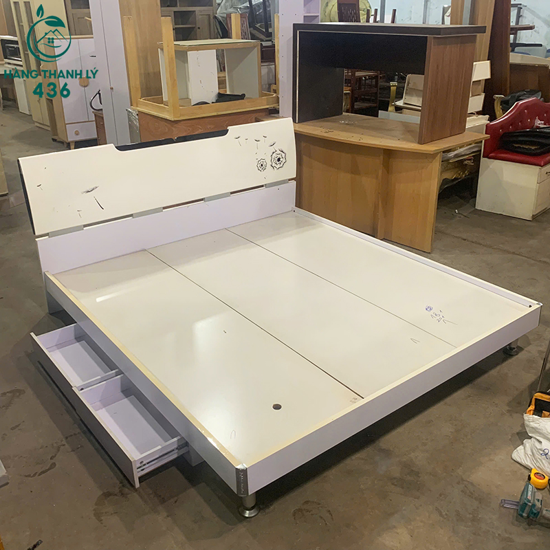 Giường Cũ 2MX1M8 Thiết Kế Phẳng Lớn Hộc Kéo Đựng Đồ Tiện Lợi giuong-cu-2mx1m8-thiet-ke-phang-lon-hoc-keo-dung-do-tien-loi-1 Giường Cũ 2MX1M8 Thiết Kế Phẳng Lớn Hộc Kéo Đựng Đồ Tiện Lợi