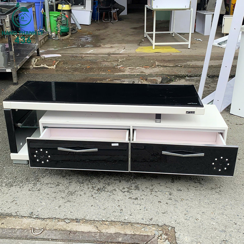 Kệ Tivi Cũ 1M25X40CM Mặt Kính Đen Sang Trọng Có Ngăn Kéo Rộng ke-tivi-cu-1m25x40cm-mat-kinh-den-sang-trong-co-ngan-keo-rong-2 Kệ Tivi Cũ 1M25X40CM Mặt Kính Đen Sang Trọng Có Ngăn Kéo Rộng