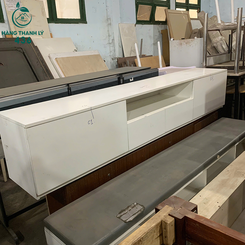 ke-tivi-cu-dai-2m4x40cm-mau-trang-be-mat-phang-de-dang-ve-sinh-2 Kệ Tivi Cũ Dài 2M4X40CM Màu Trắng Bề Mặt Phẳng Dễ Dàng Vệ Sinh