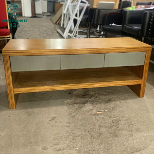 ke-tivi-cu-go-van-soc-doc-dao-co-3-ngan-keo-tien-dung-3-500x500 Những mẫu tủ kệ tivi giá rẻ dưới 2 triệu đáng mua nhất