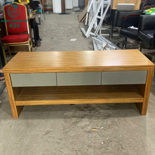 ke-tivi-cu-go-van-soc-doc-dao-co-3-ngan-keo-tien-dung-4-500x500 Những mẫu tủ kệ tivi giá rẻ dưới 2 triệu đáng mua nhất